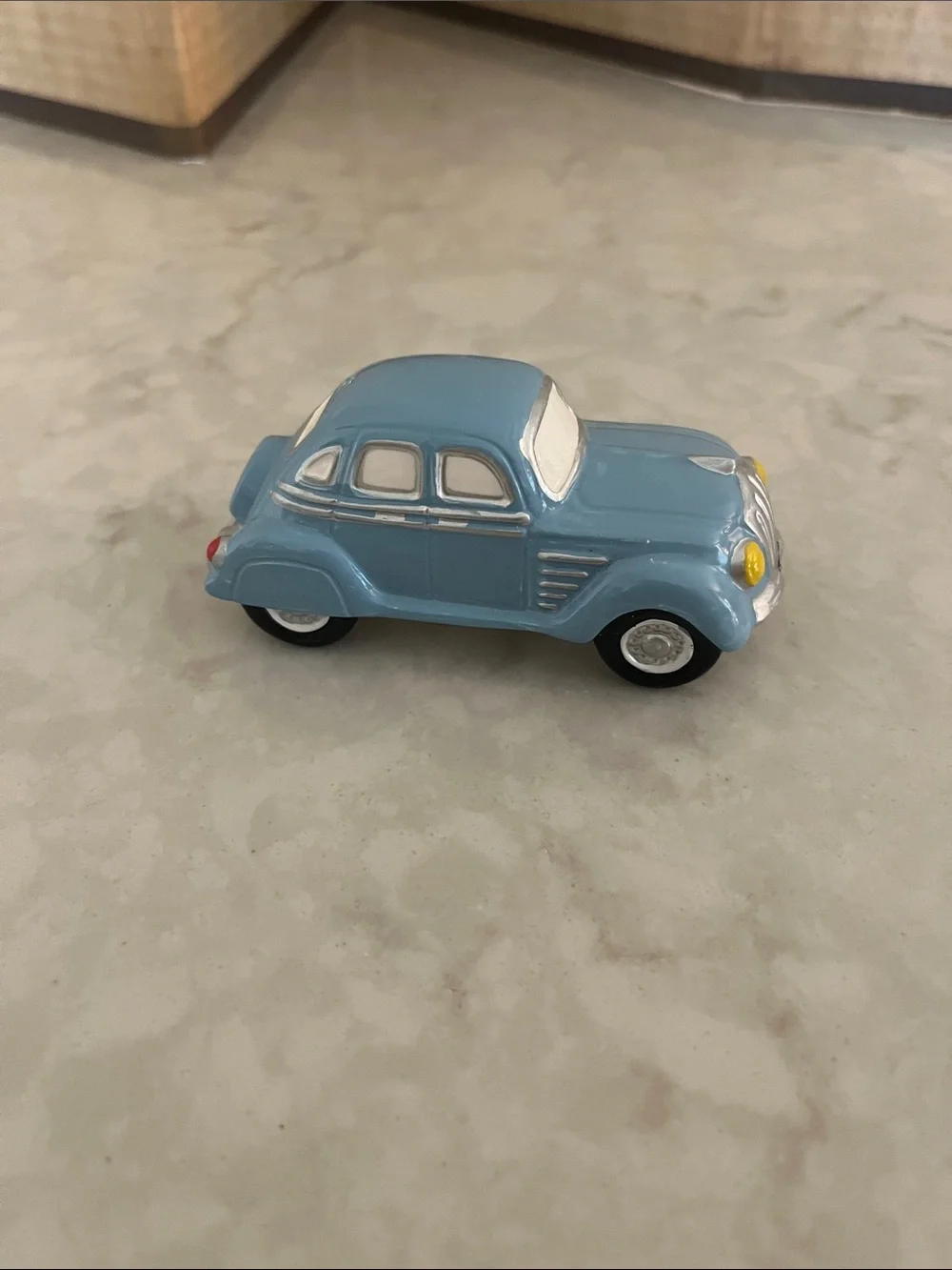 Snow Village Classic Car Department 56 used car lot replacement